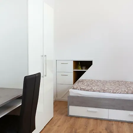 Apartment Holidayapartment Ruesselsheim